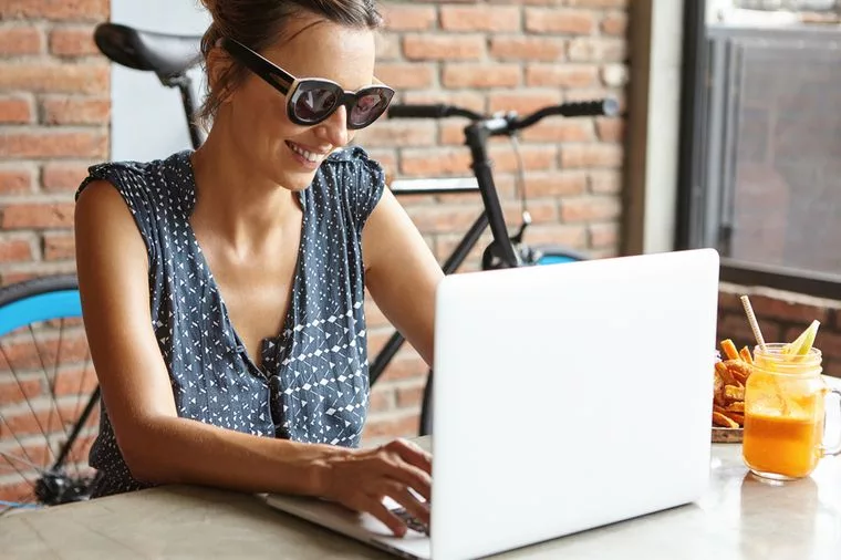 7 способов пообедать на рабочем месте правильно