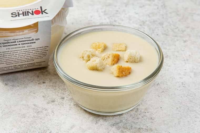 австрийский сливочный суп с чесноком и гренками